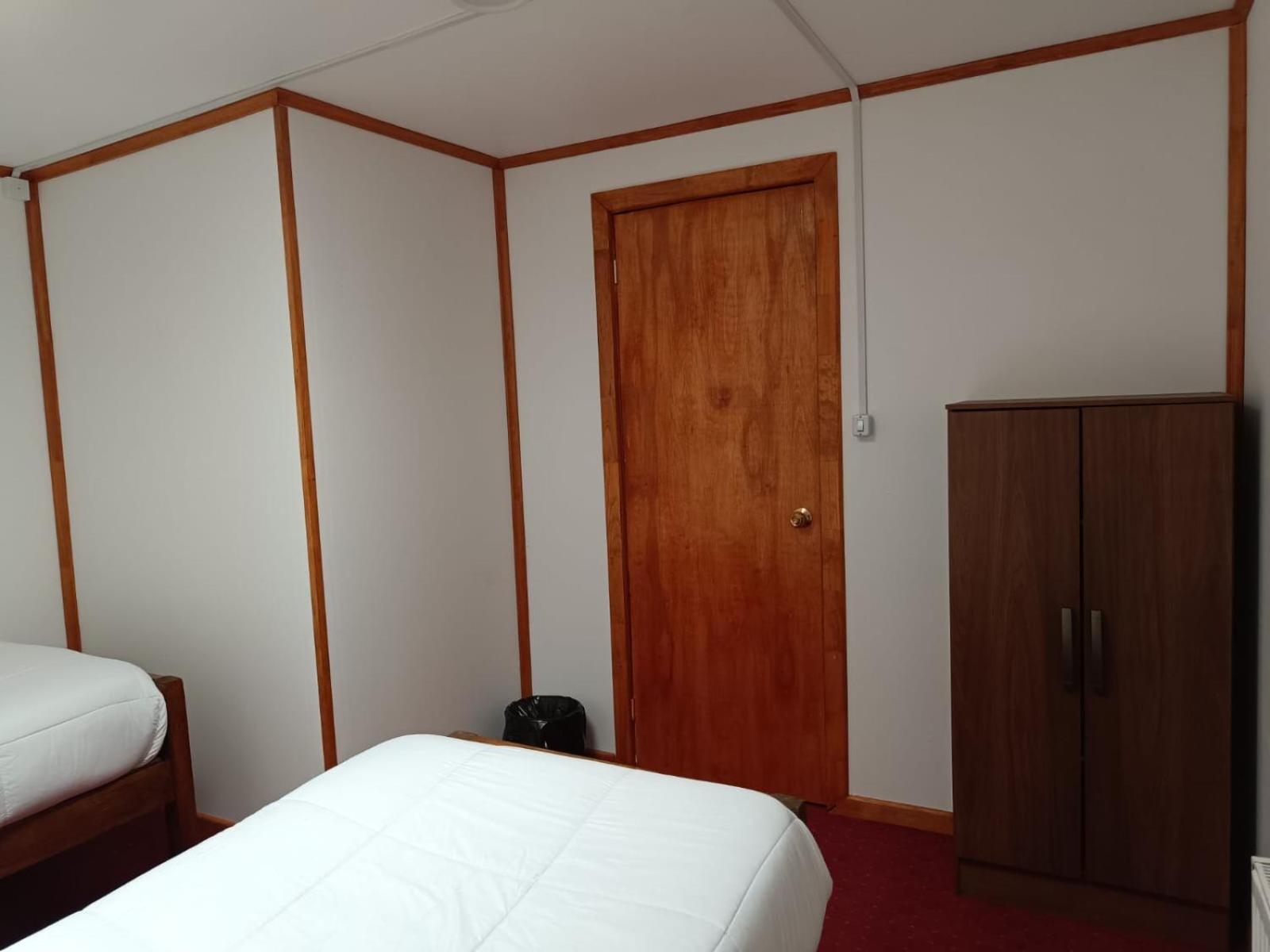 Hostal B&B Coastal Natales Puerto Natales Dış mekan fotoğraf